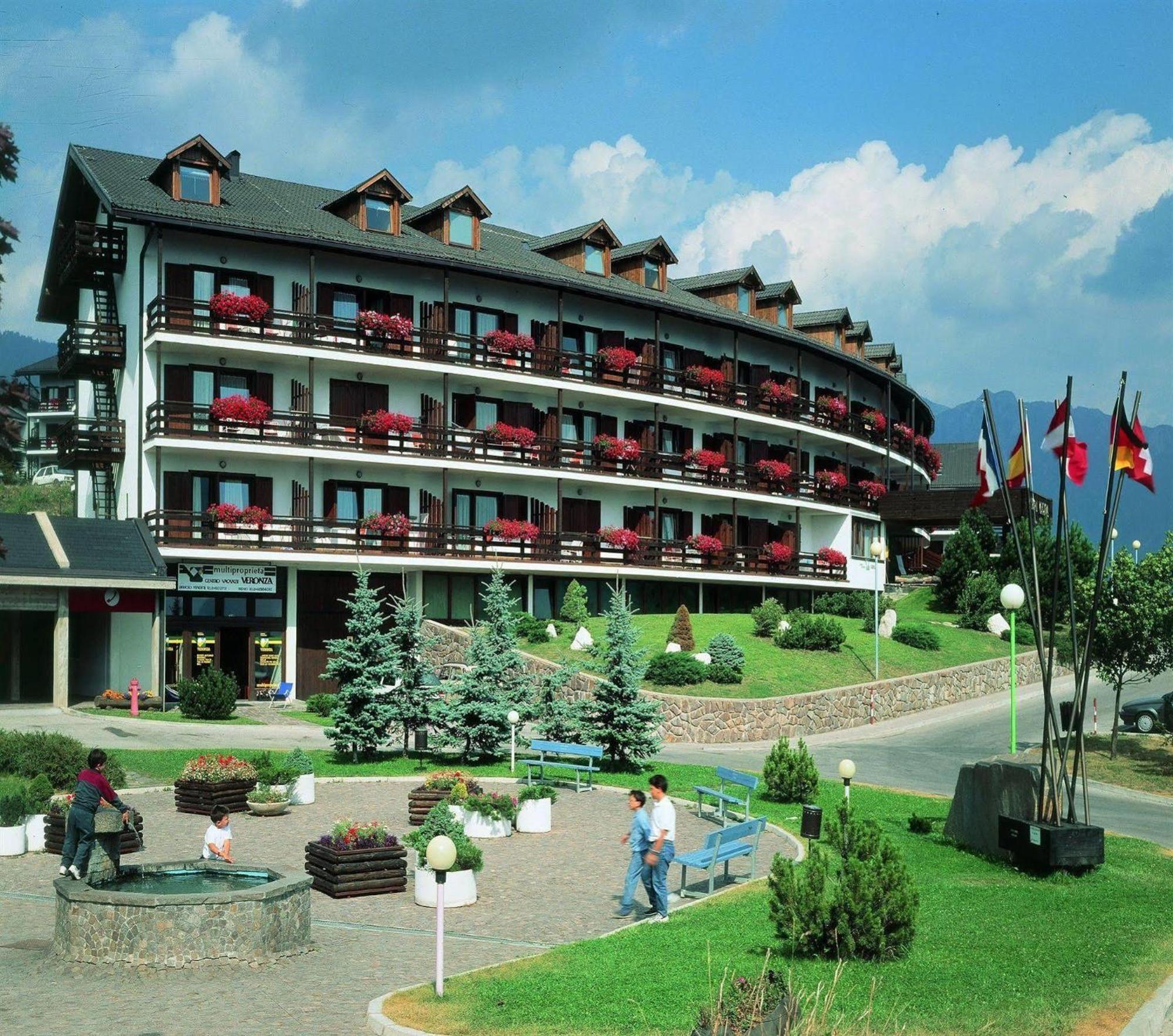 La Tana - Agenzia Dolomiti Affitti Apartman Cavalese Kültér fotó